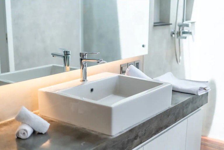 Bathroom 5, Loft Berawa 3: Stunning 1BR Luxury Loft in Berawa, Badung