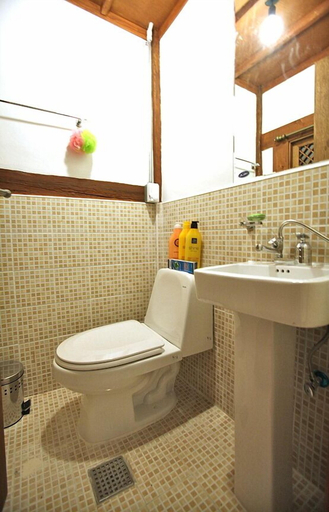 Bathroom 5, Dowon Guesthouse, Jeonju