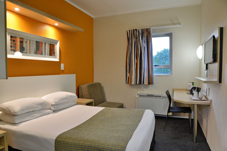 Bedroom 4, Road Lodge Rustenburg, Bojanala