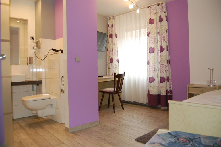 Bedroom 2, Hotel Schneider, Gießen