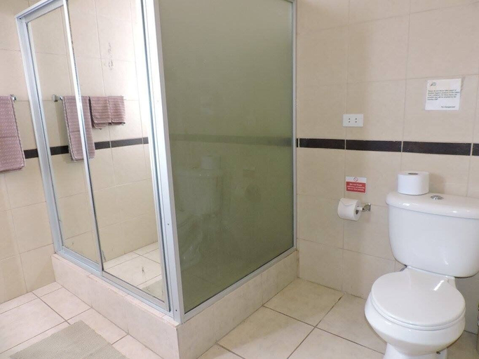 Bathroom 4, St. Gallen Haus, Quito