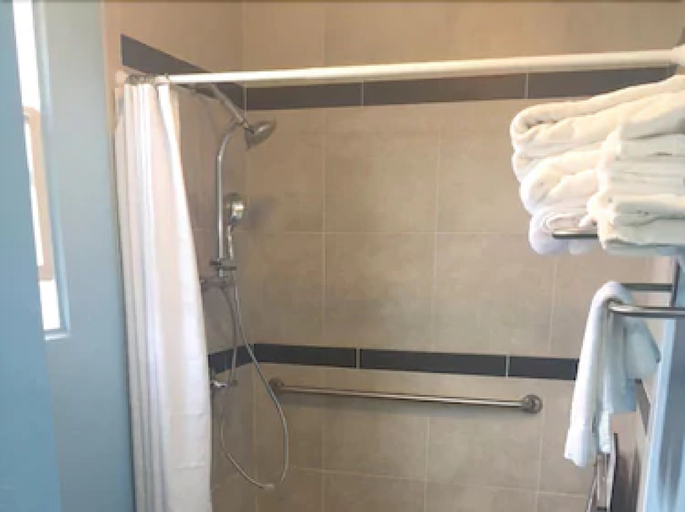 Bathroom 3, Dolphin Cove Motel, San Luis Obispo