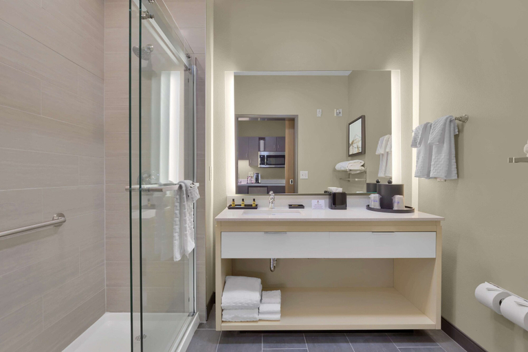 Bathroom 5, Best Western Plus Fillmore Inn & Suites, El Paso