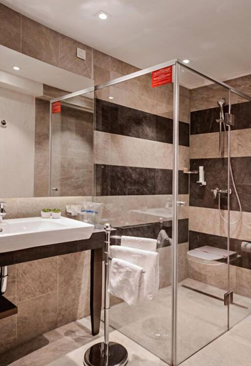 Bathroom 4, Hotel President Sarajevo, Sarajevo