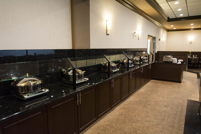 Food & Drinks 5, Chateau Nova Peace River, Division No. 19