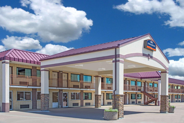 Exterior & Views 2, North Platte Inn & Suites, Lincoln