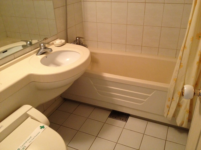 Bathroom 3, Busan Central Hotel, Yeonje