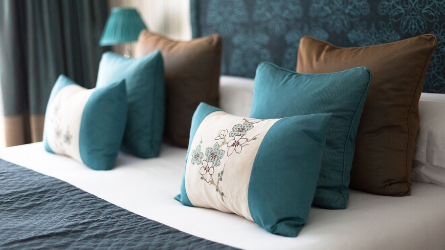 Bedroom 3, The Oxfordshire Golf Hotel and Spa, Oxfordshire