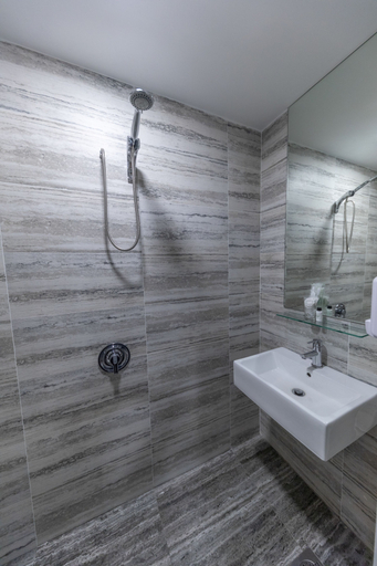 Bathroom 3, Butternut Tree Hotel, Singapore