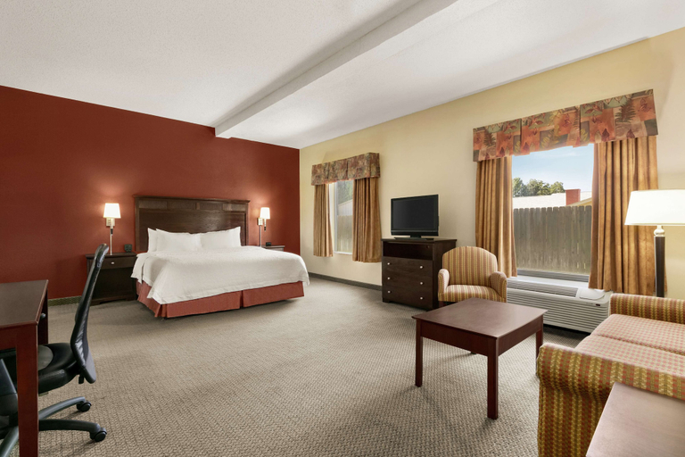 Bedroom 3, Hampton Inn & Suites Lawton, Comanche
