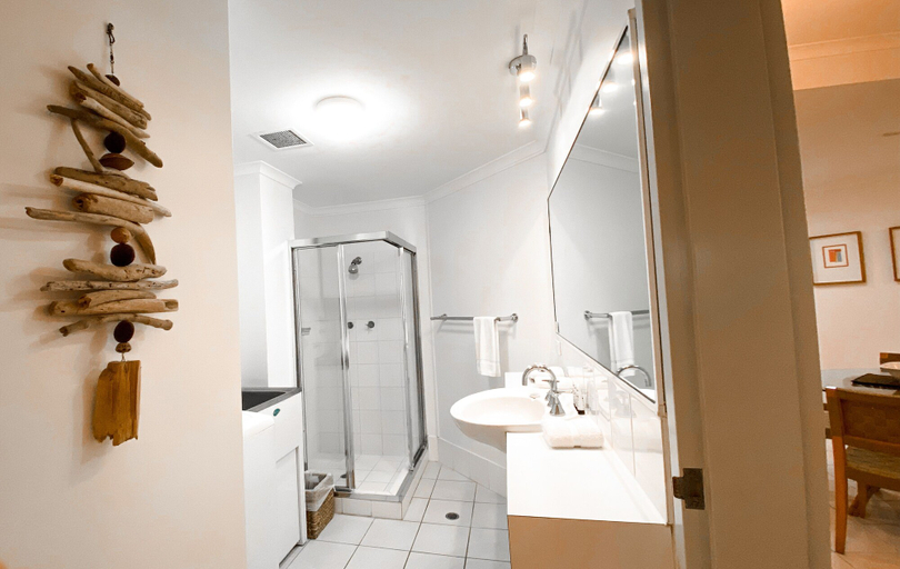 Bathroom 4, Beach Terraces- Port Douglas, Douglas