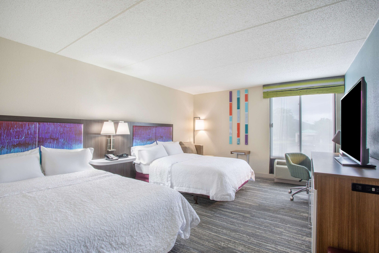 Bedroom 3, Hampton Inn Fishkill, Dutchess