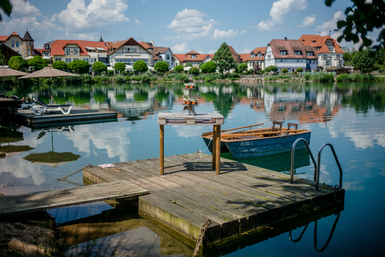 Seehotel Niedernberg - Das Dorf am See, Miltenberg