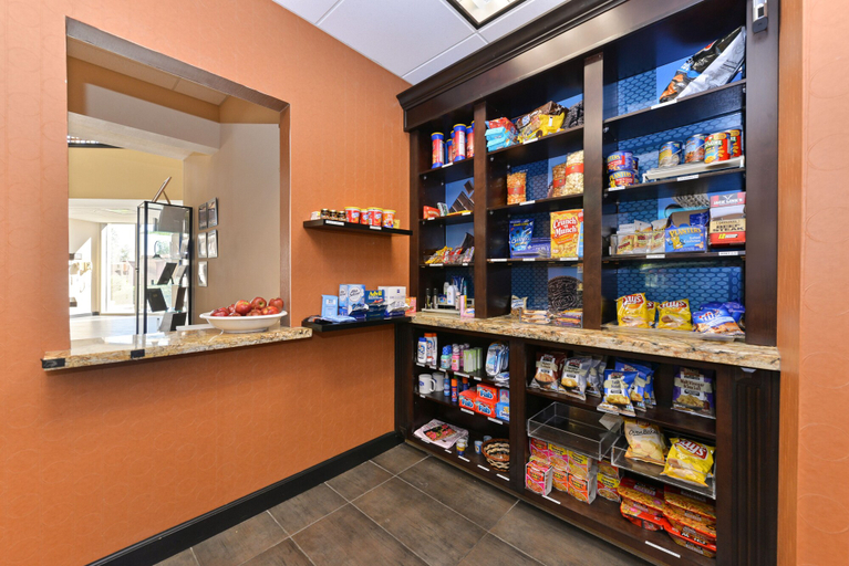Food & Drinks 5, Hampton Inn & Suites Phoenix/Gilbert, Maricopa