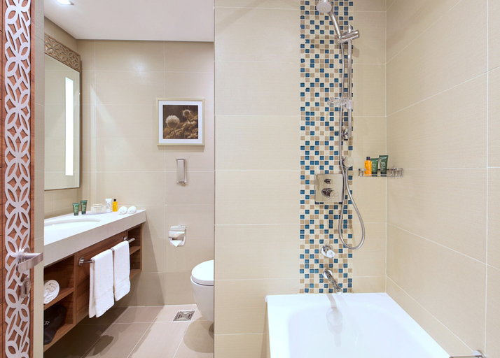 Bathroom 5, Hilton Garden Inn Dubai Deira, Dubai