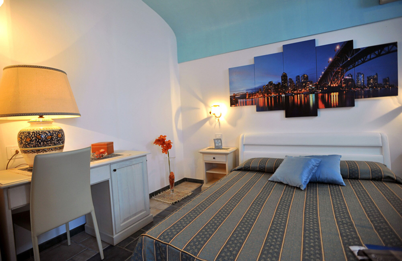 Bedroom 3, World Center, Salerno