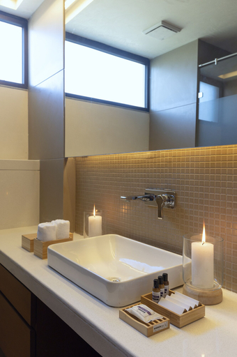 Bathroom 5, Life At Repose: Lake Villas Resort & Club, Mahesana