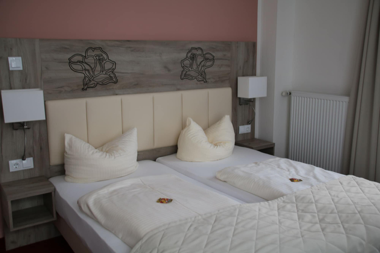 Bedroom 4, Hotel Rosengarten, Lippe