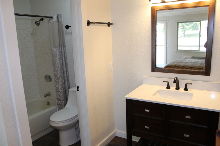 Bathroom 3, The Northern Inn, Humboldt