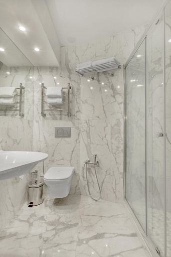 Bathroom 3, Seasons Boutique Hotel, Northern