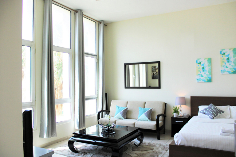 Room 4, IRN - Spacious Studio in Discover Garden, Dubai