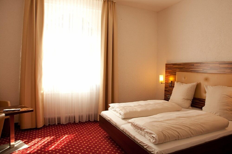 Bedroom 2, Hotel-Restaurant Poststuben, Bergstraße
