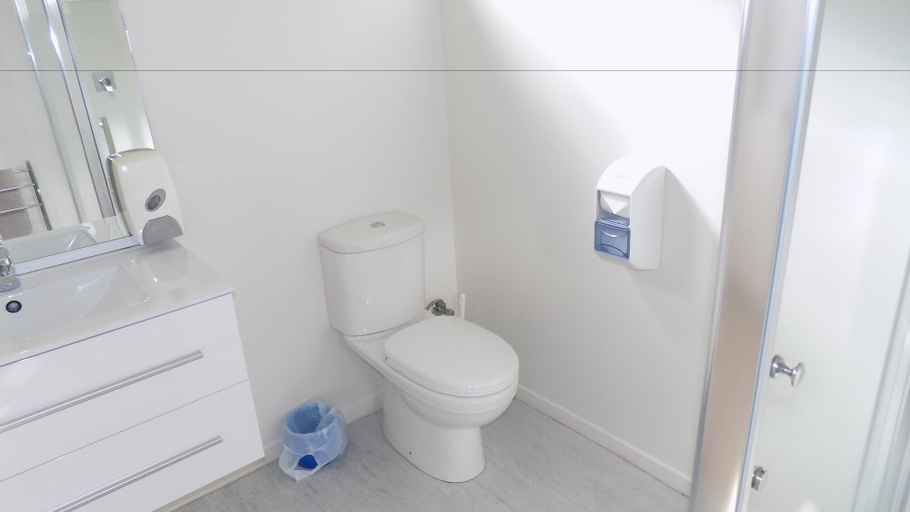 Bathroom 3, Gothic Heights Motel, Christchurch
