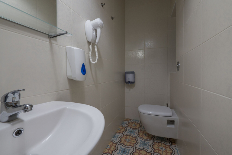 Bathroom, Kursara