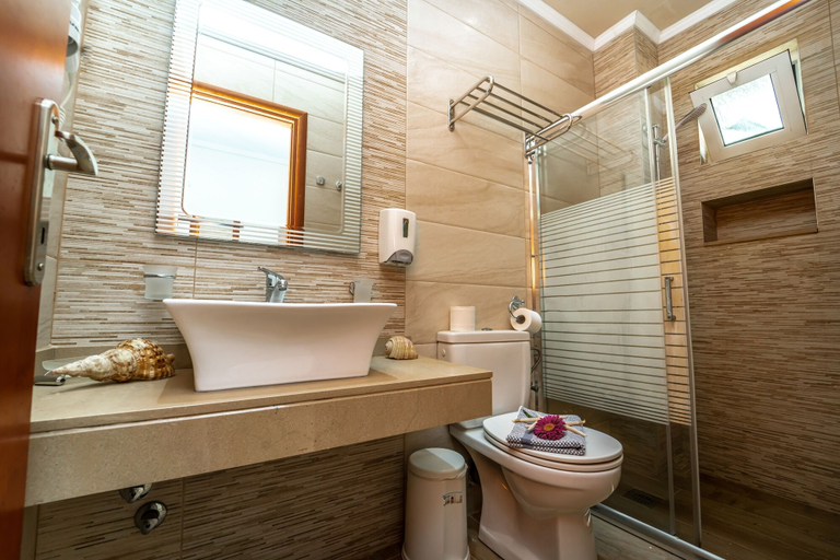 Bathroom 5, Philoxenia Hotel & Spa, Crete