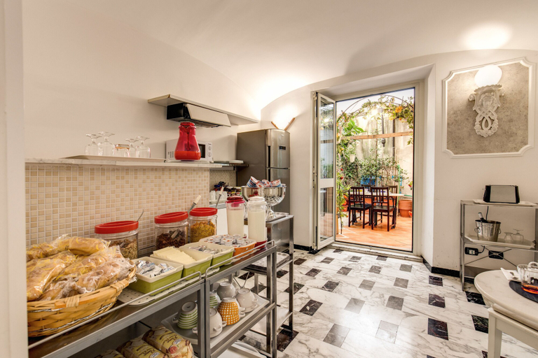 Food & Drinks 5, Nakissa Inn, Rome