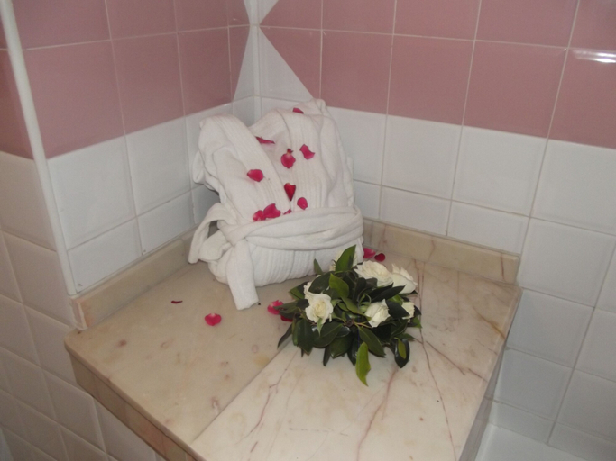 Bathroom 3, Hotel Alkabir, Marrakech
