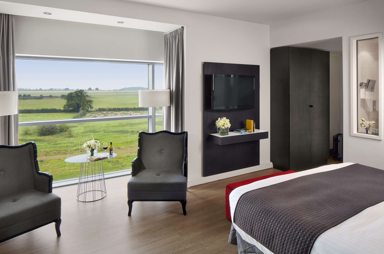 Bedroom 3, Radisson Blu Hotel East Midlands Airport, Leicestershire
