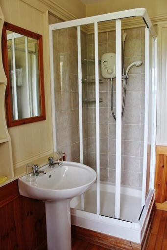 Bathroom 3, Dulrush Fishing Lodge and Guesthouse, Fermanagh and Omagh