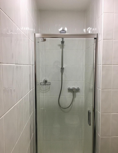 Bathroom 3, Globe Inn, Staffordshire