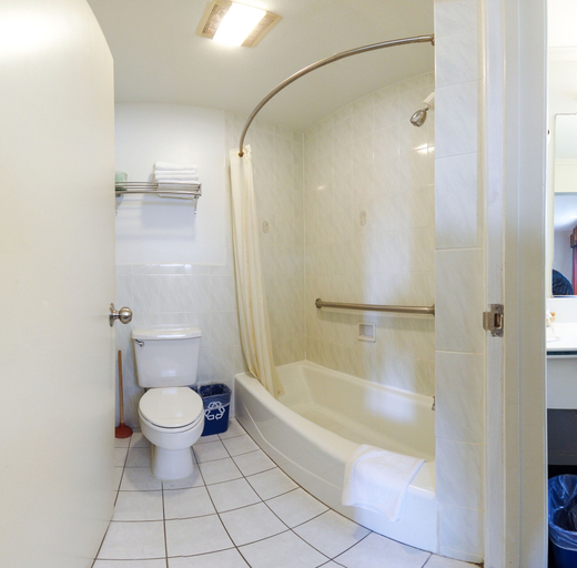 Bathroom 4, Inn at Golden Gate, San Francisco