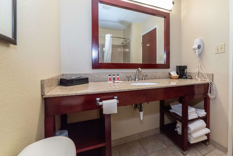 Bathroom 4, Baymont by Wyndham Caddo Valley/Arkadelphia, Clark