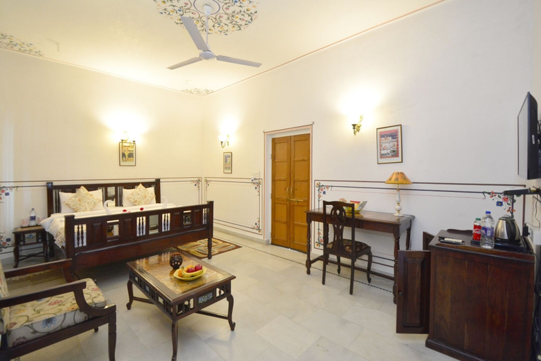 Food & Drinks 5, Mahal Khandela, Jaipur