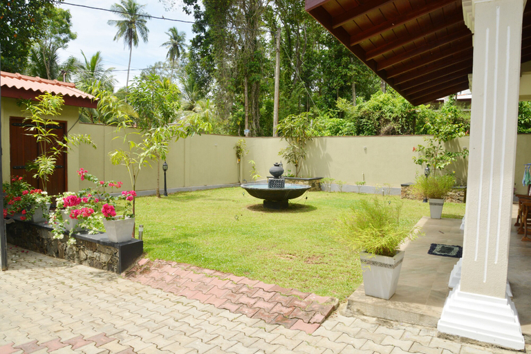 Garden 2, Villa River Paradise, Bope-Poddala