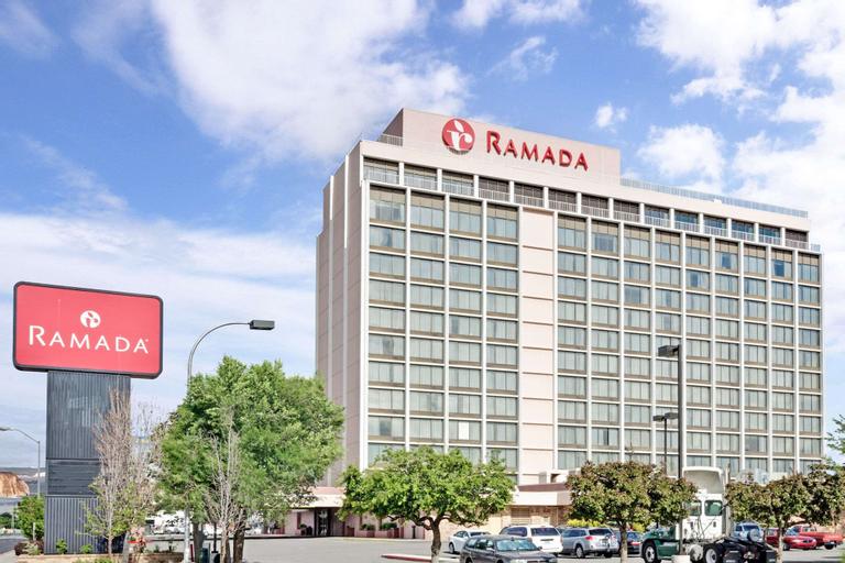 Ramada by Wyndham Reno Hotel and Casino, Washoe