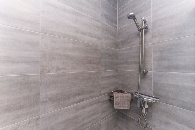 Bathroom 3, Apartment Losacker, Vir