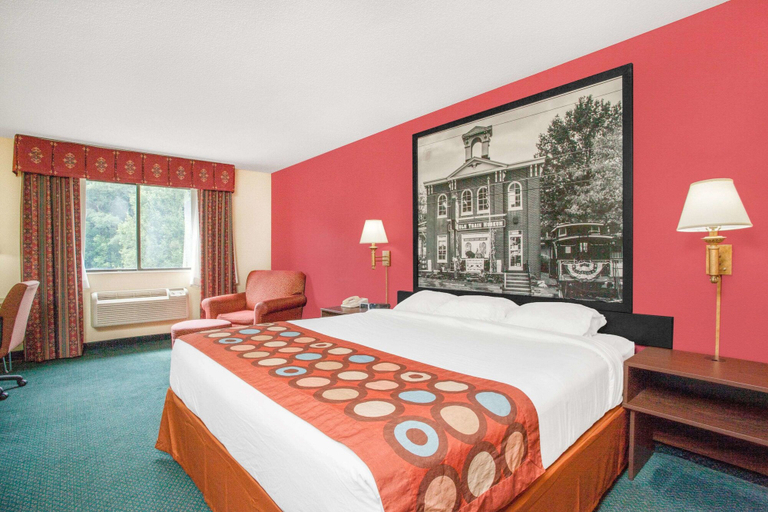 Bedroom 3, Super 8 by Wyndham Gettysburg, Adams