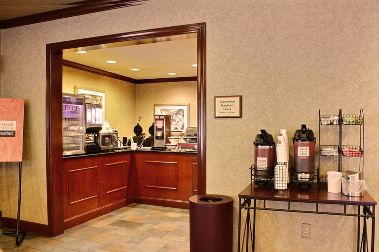 Food & Drinks 5, Days Inn by Wyndham Austintown, Mahoning