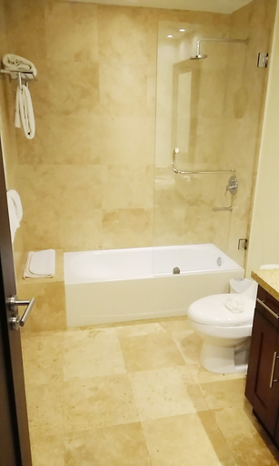 Bathroom 5, Grand Roatan Caribbean Resort, Roatán