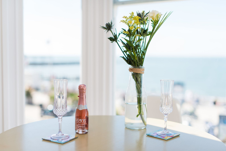 Food & Drinks 4, Ar Lan Y Mor Seaside Apartment, Ceredigion