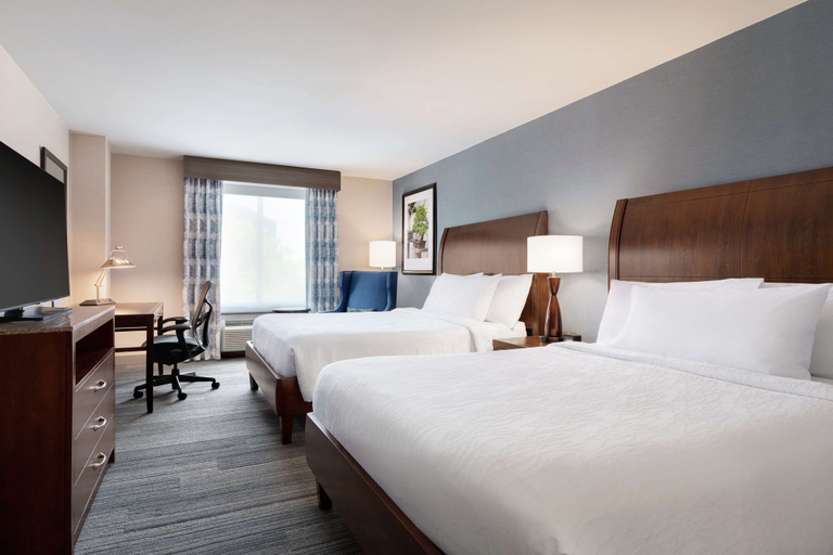 Bedroom 3, Hilton Garden Inn Stony Brook, Suffolk