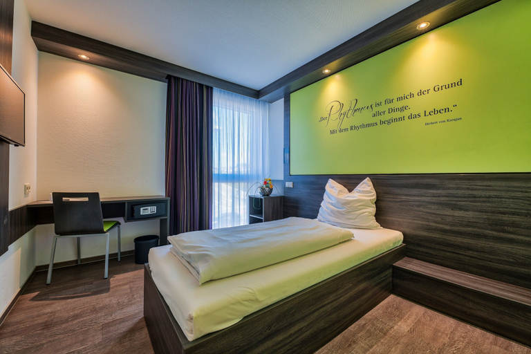 Bedroom 3, Economy-Hotel, Ulm