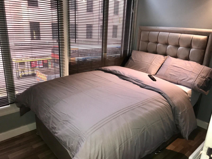 Bedroom 3, Brownlows Inn, Sefton
