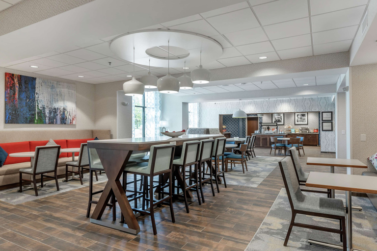 Food & Drinks 5, Hampton Inn Camden, Kershaw