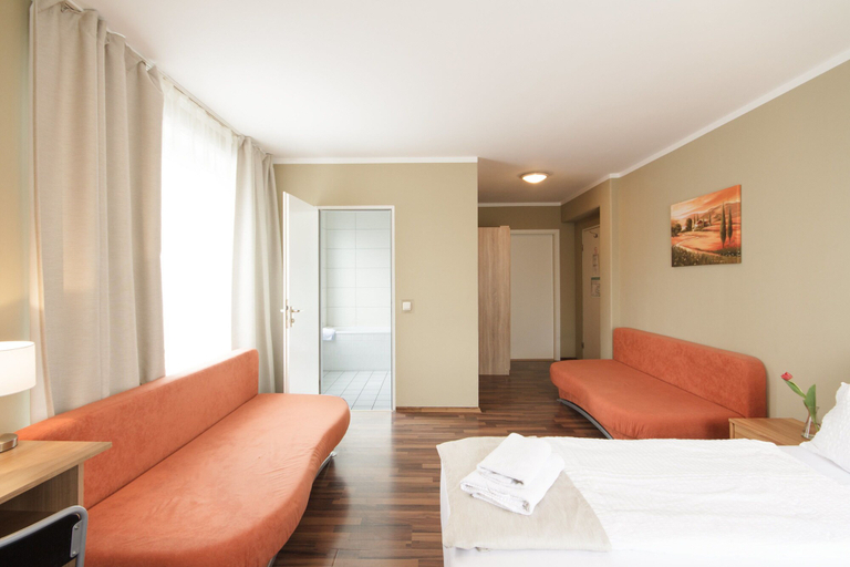 Bedroom 4, Hotel Pankow, Berlin