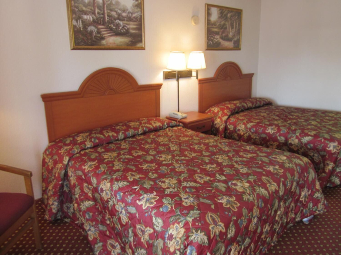 Bedroom 2, Westmont Inn - Lakeland, Polk
